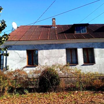 Продається будинок в центрі міста Сарни за адресою вул.Просвіти,14