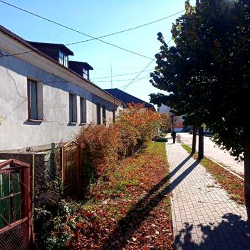Продається будинок в центрі міста Сарни за адресою вул.Просвіти,14