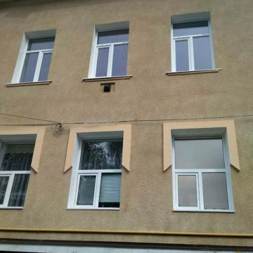 Терміново продам двох кімнатну квартиру. З можливістю добудови.