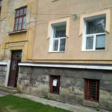 Терміново продам двох кімнатну квартиру. З можливістю добудови.
