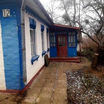 Продається хата, в центрі міста  Монастирище