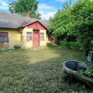Продам хату 20 км від Львова з земельною ділянкою в с.Семенівка .