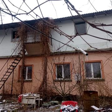 Продається дім строчно або обмін  на 3 кімнатну