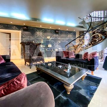 LUXURY поместье  в закрытом ЖК ,со своим пляжем в городе !