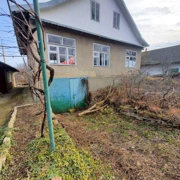 Продам 2 дома в центре