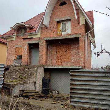 Авіаційна вул., 18