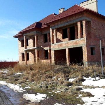 Продаж житлового будинку