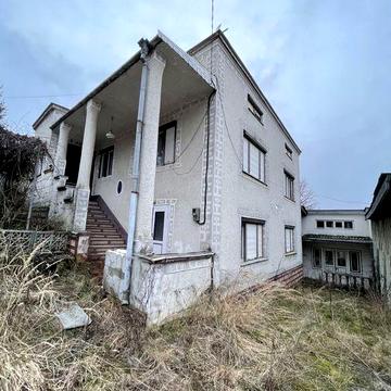 Продається двоповерховий будинок