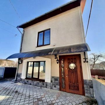 Продається добротний 2-поверховий цегляний будинок. Чортків