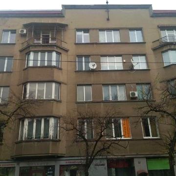 П"ятикімнатна квартира по вул.Кн.Романа 9