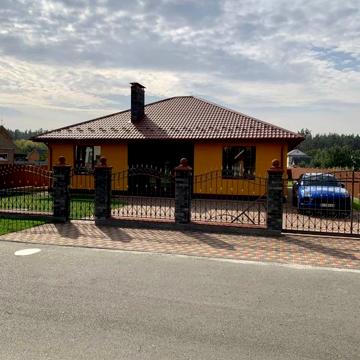 1 этажный дом на участке 8 соток в с. Белогородка 148 м.кв 5 комнат
