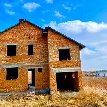 Будинок та земельна ділянка ОЖБ 8 сот. с. Малехів