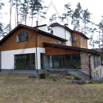 Продам дом общей S 900 м.кв. с. Дмитровка