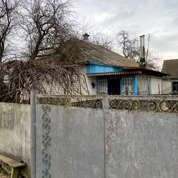 Цегляний будинок в Олишівці