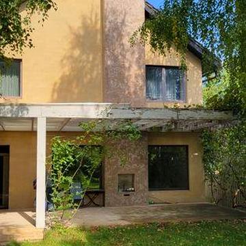 Продам 2х этажный дом.