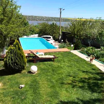 ВЫГОДНО! Комфортабельная просторная усадьба на хаджибейском лимане.