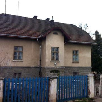 Будинок під житло, бізнес ,офіс