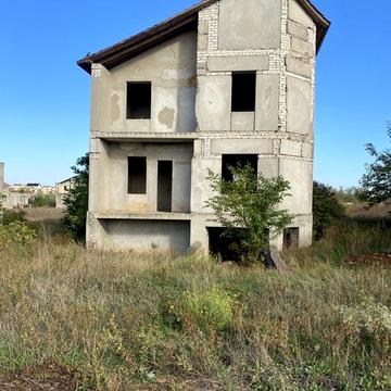 (13) Продам недостроенный дом на 10 сотках в Сухом Лимане.