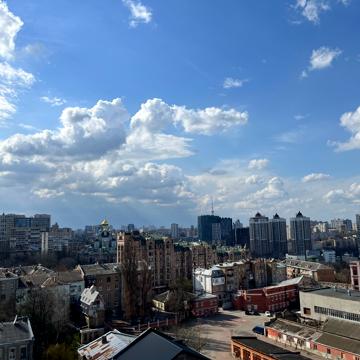 Кудрявська вул., 24а