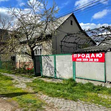 Продається будинок в м. Тячів
