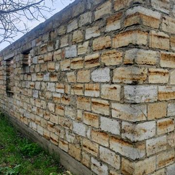 Продам земельну ділянку з будовою