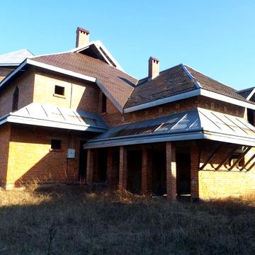 Будинок на ділянці