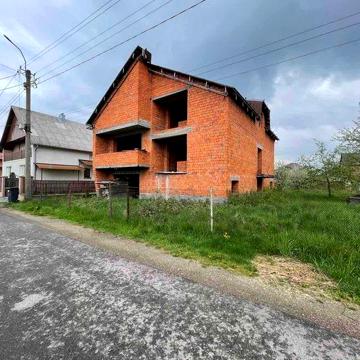 Продається будинок в Тячеві
