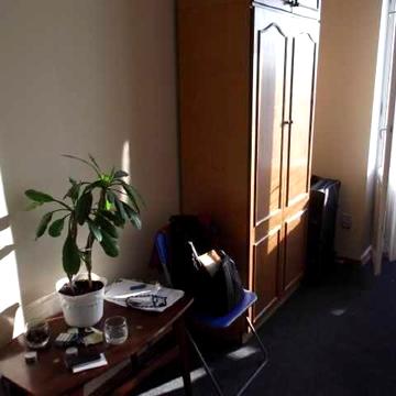 Сдам БЕЗ КОМИССИИ 1-но комн. квару в Обухов, р-н Школы .