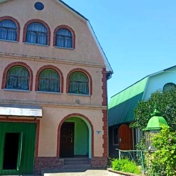 Продається комплекс будівель в с.Балин.
 *2 житлових будинки(160 та 65