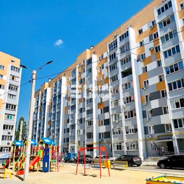 Домобудівельна вул., 11