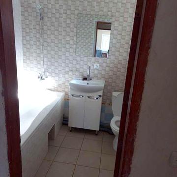 Продам будинок з комунікаціями в с. Поляни  8 км від м. Волочиську