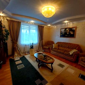 Продаж будинка з ремонтом і меблями