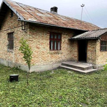 Продам будинок придатний для життя.