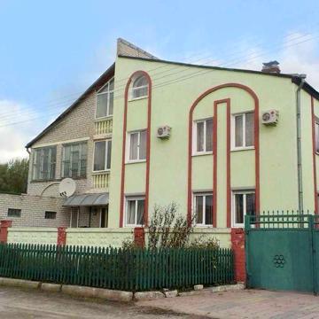 Продам шикарный дом в Чугуеве (тихое место)
