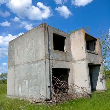 Ділянка з недобудовою в Левкові