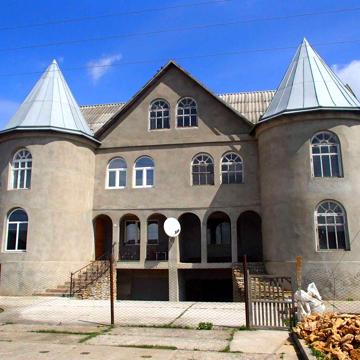 Будинок  2 поверхи 200кв.м