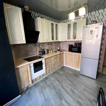 У продажі двокімнатна квартира на Озерній за 65000$