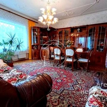 Сергія Байдака пров., 71
