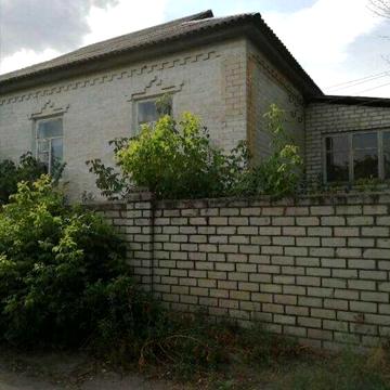 Будинок поруч з річкою Сіверський Дінець, у мальовничому місці м.Зміїв