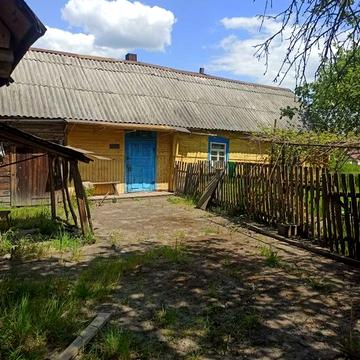 Будинок із землею