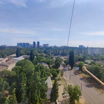 Люстдорфська дорога, 13