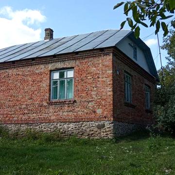 Будинок, земельна ділянка