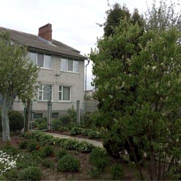 Двухповерховий будинок Переяслов-Хмельницький район Підварки