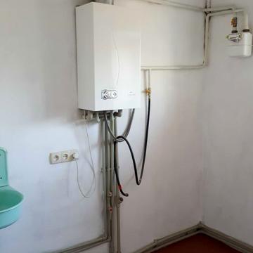 Продам 3-х квартиру 43,5м.кв  на 1 этаже 2-х этажного кирпичного дома.
