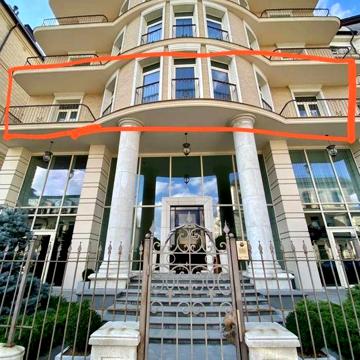 Продаж квартири 292 м2 Renaissance Residence Добролюбова 4 ЖК Renaissance Residence
