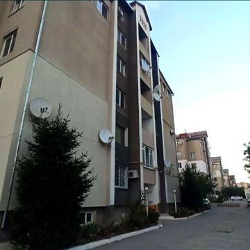 Продається 3 кімнатна квартира у зданому будинку.
