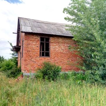 Будинок з земельною ділянкою