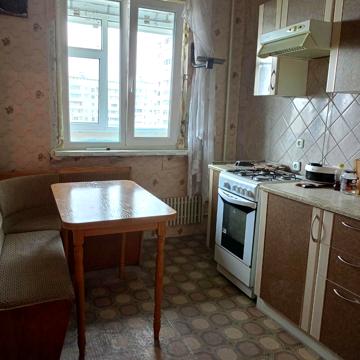 Метробудівників вул., 43