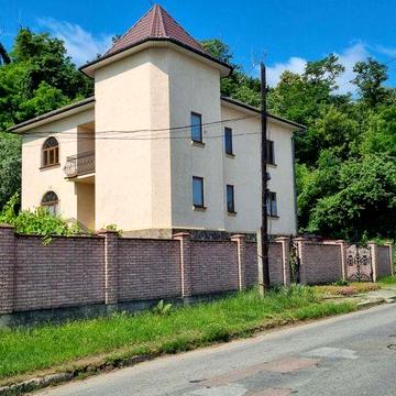 Продаж приватного будинку