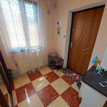 Продається 5-кімнатна квартира особнякового типу (частина будинку).